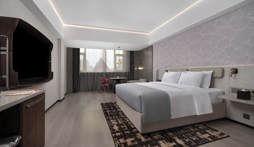Deluxe Room King