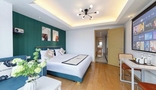 Senior Triple Room