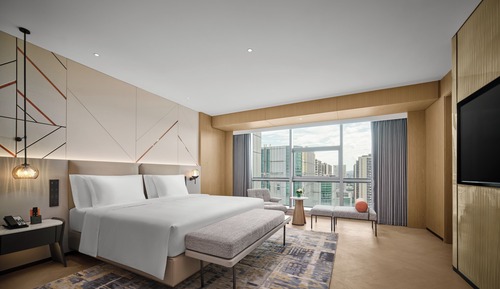 Suite, 1 King Bed, Balcony