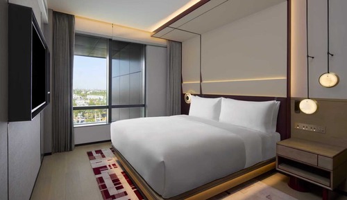 KING DUPLEX SUITE WITH COURTYARD