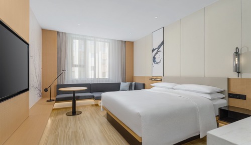 Superior Room, 1 King Bed