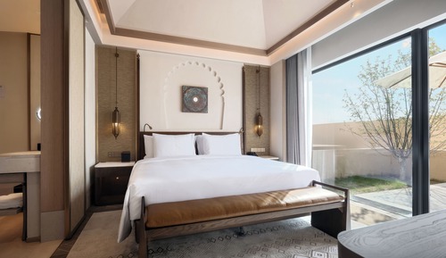 Mirage Oasis Suite