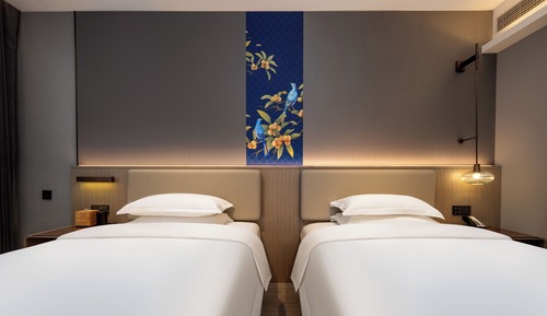 Signature Twin Room