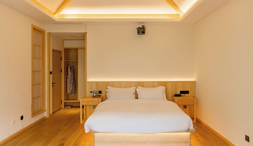 Signature Room