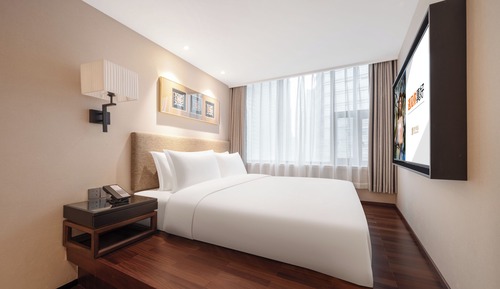 Tatami King-Size Bed Room