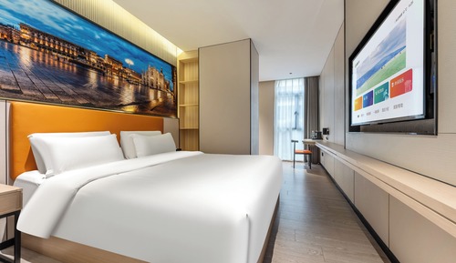 Luxury Single Room, 1 Queen Bed, Ensuite, City View