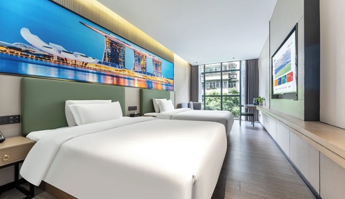 Luxury Double Room, 2 Double Beds, Ensuite, City View