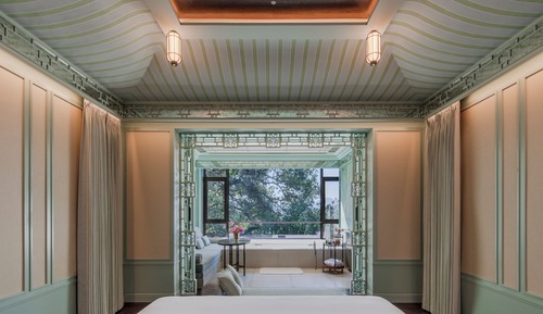 Romance Room, Garden View