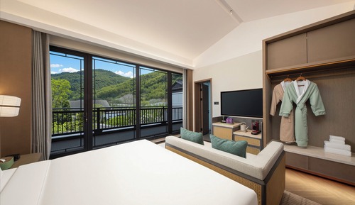 2 King 2 Twin 3 Bedroom Duplex Suite