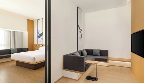 Suite, 1 King Bed