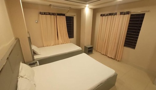 Deluxe Triple Room, City View