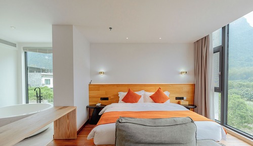 Basic Quadruple Room, Hill View