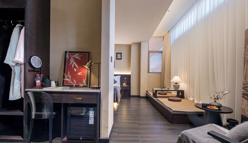 Classic Twin Room, City View