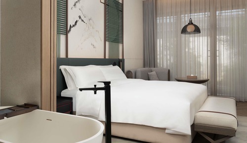 Superior Room, 1 King Bed (Mountain Pavilion)