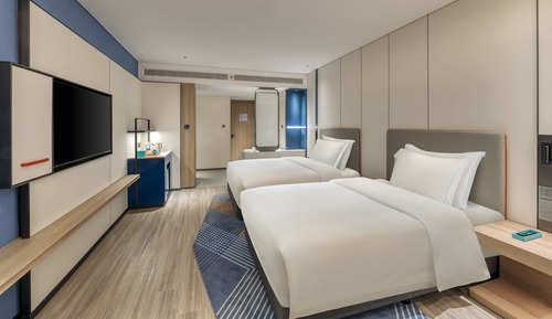Standard Room, 2 Double Beds (High Floor)
