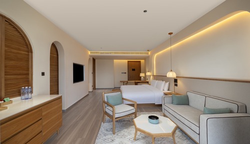 Luxury Studio Suite, 1 King Bed, Hot Tub, Lake View
