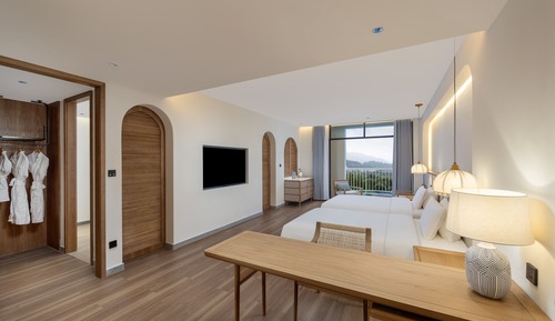 Luxury Studio Suite, 2 Double Beds, Hot Tub, City View