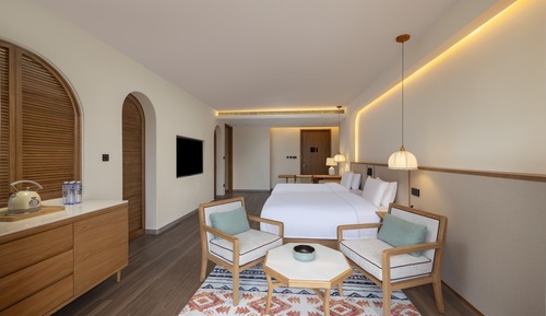 Luxury Studio Suite, 2 Double Beds, Hot Tub, Lake View