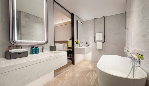 Suite, 1 Bedroom, Oceanfront (High Floor)