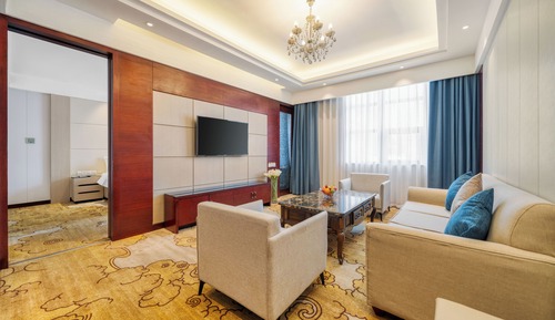 Luxury Suite
