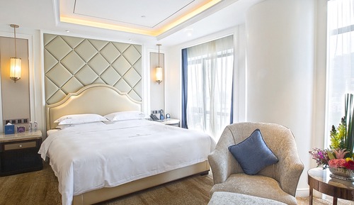 Deluxe Suite, 1 King Bed
