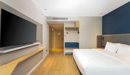 Standard Room, 1 King Bed