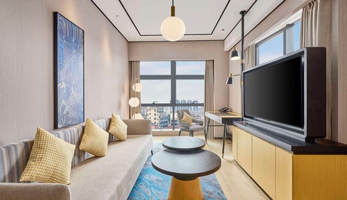 Deluxe Suite, 1 King Bed