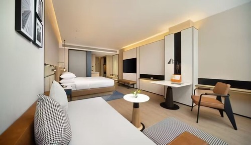 Room, 1 King Bed, Lake View