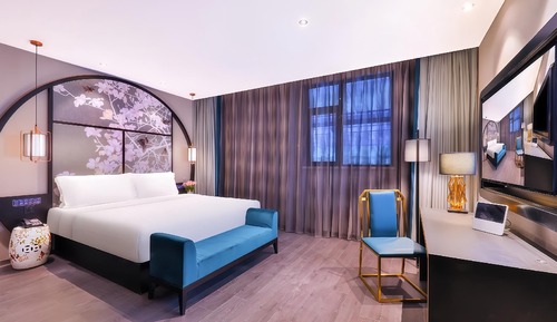 Studio Suite, City View