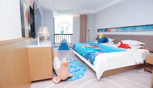 Room, 1 King Bed (Parent Theme Hollywood)