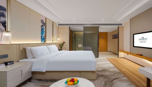 Superior Room, 1 King Bed, Smoking