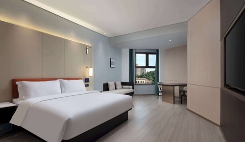 Room, 1 King Bed, Non Smoking (Romantic)