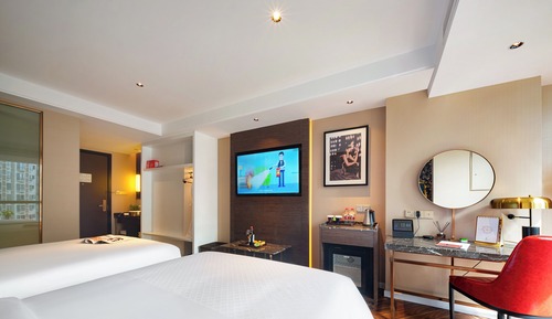 Deluxe Family Room