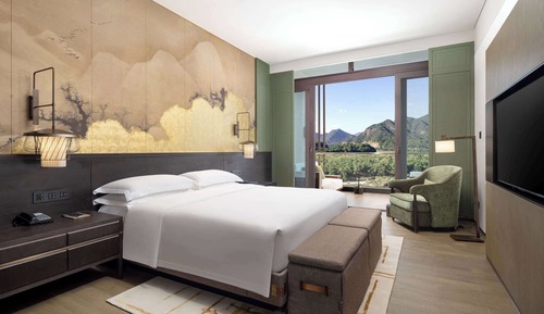 Room, 1 King Bed, Non Smoking, Garden View