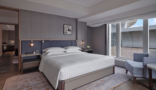 Two-Bedroom Premium Family Suite, 1 King Bed & 2 Twin Beds