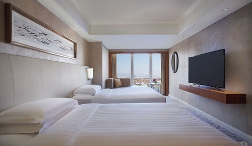 2 Twin Beds