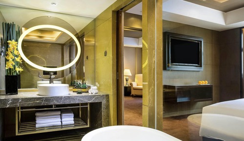 Family Suite, 2 Bedrooms, Connecting Rooms (2 King Beds)
