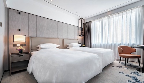 Landmark Deluxe City View Twin Room