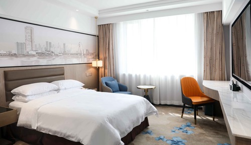 Huaxia Elegant River View King Room