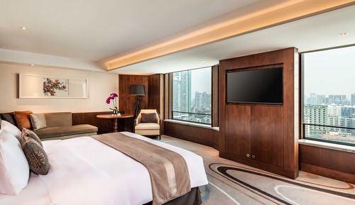 Club Deluxe Room City View King Bed 