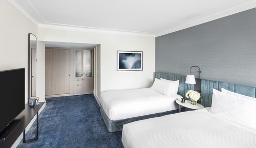 Classic Room, 2 Queen Beds, East Harbour View (High Floor)