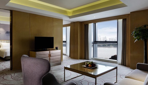 Executive Suite, 1 King Bed, River View, Executive Level