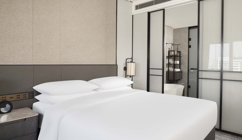 Deluxe Room, 1 King Bed