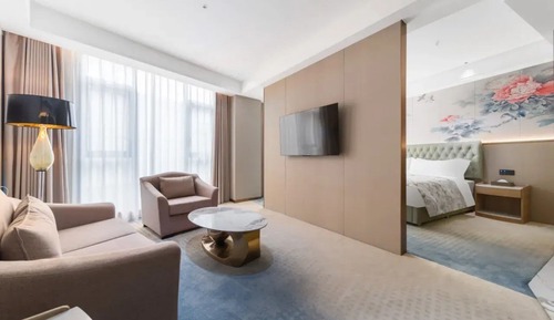 Executive Suite, City View