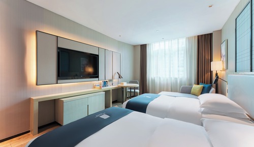 Superior Twin Room, City View