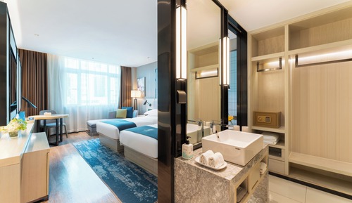 Standard Twin Room, City View
