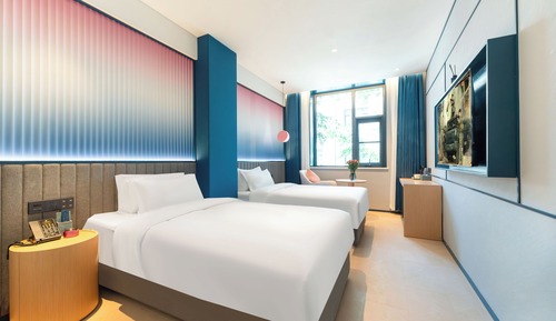 Superior Twin Room, City View