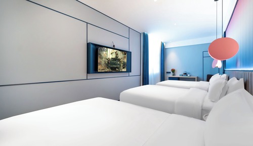Deluxe Triple Room, City View