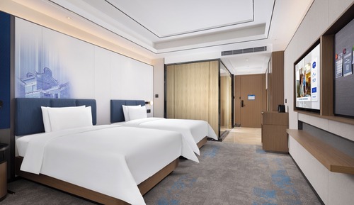 Luxury Twin Room, City View