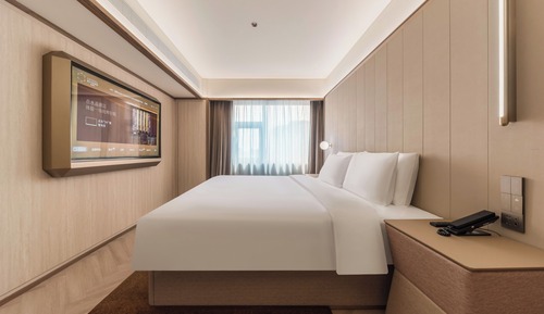Deluxe Suite, City View